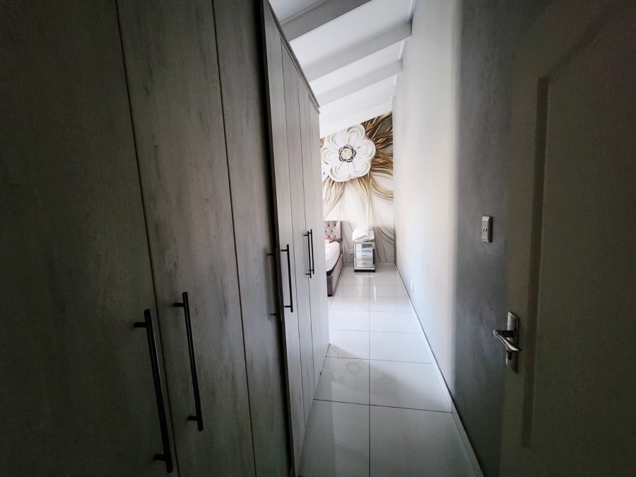 4 Bedroom Property for Sale in Waterval East North West